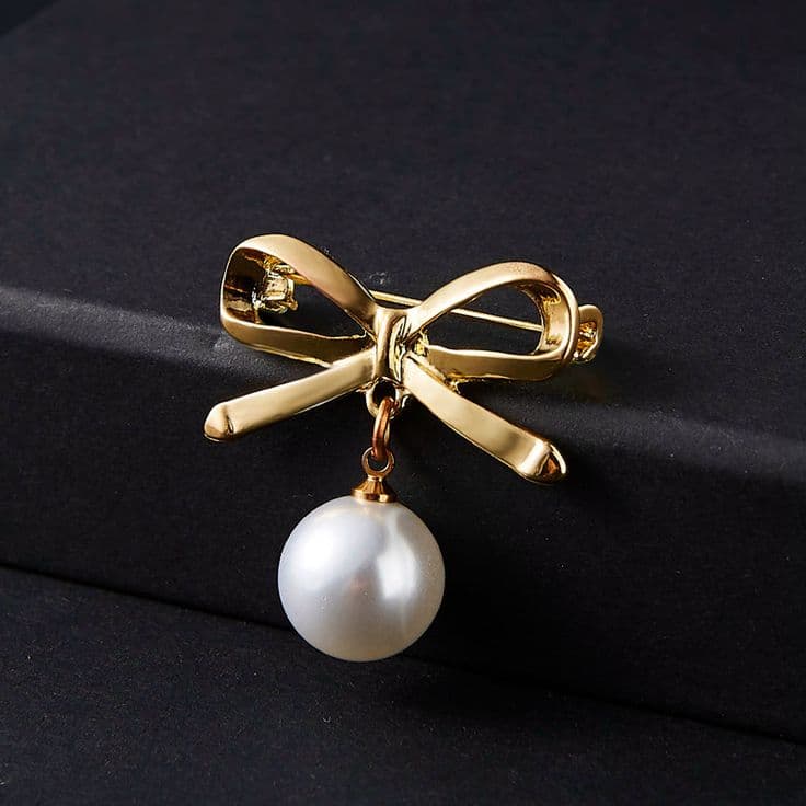 Mini bow brooch