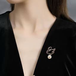 Mini duck brooch